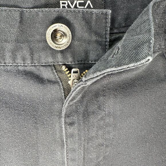 RVCA BLACK MENS “DAY-SHIFT CHINOS” SHORTS - Picture 3 of 11